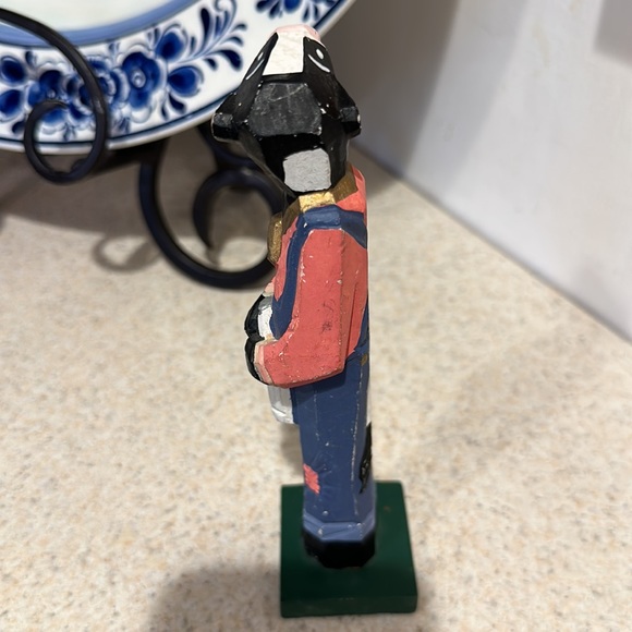 Midwest Carved wooden cow with Milk bottle rustic farmhouse decor - Picture 5 of 9